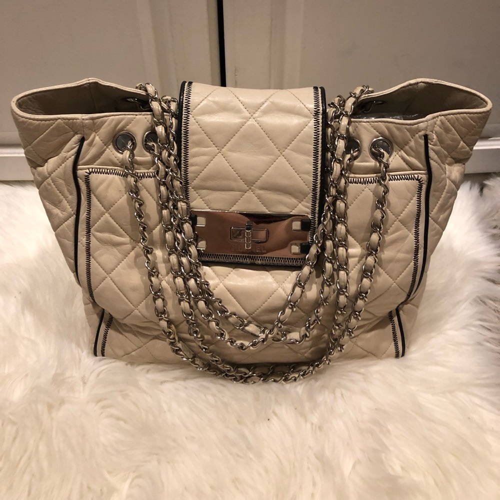Chanel tote